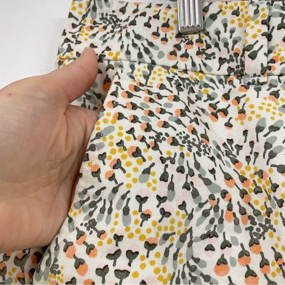 Loft White Orange & Yellow Floral Womens Chino Dressy Shorts Womens 8 Beachy - Picture 3 of 8